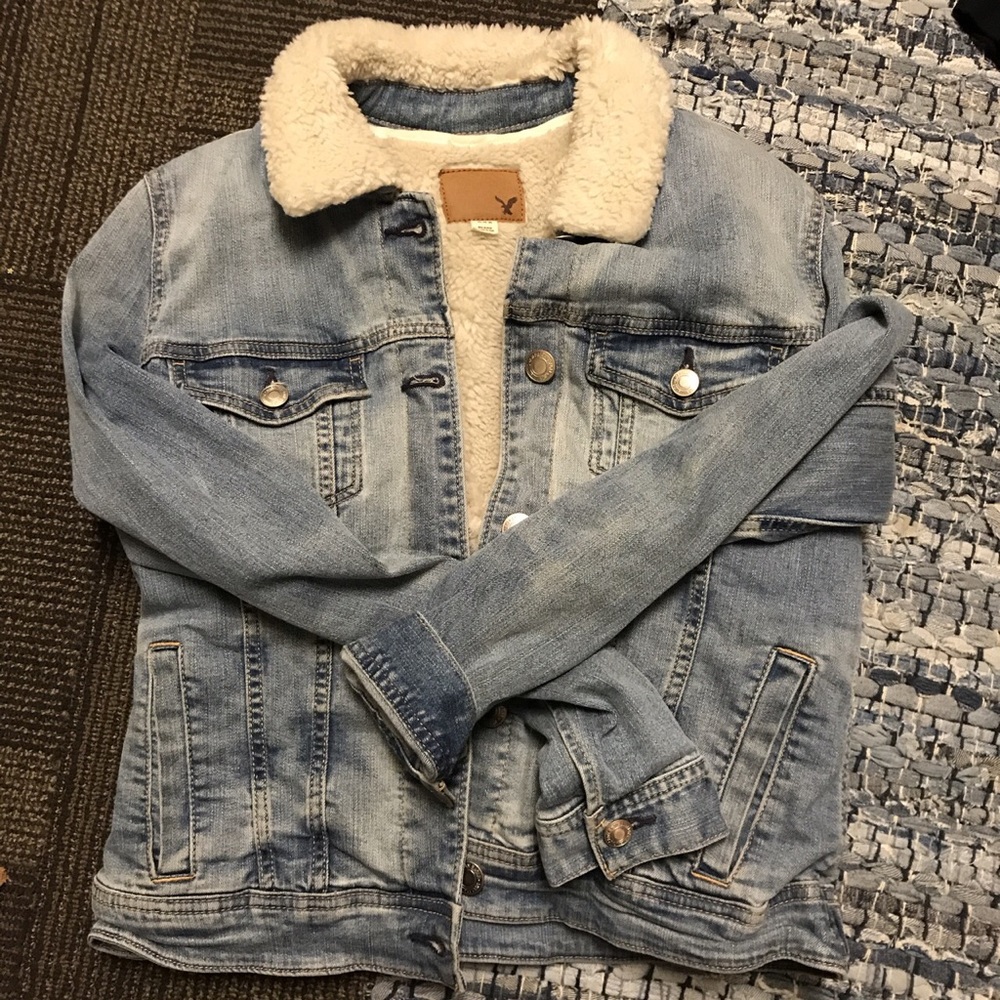 American Eagle Denim Jacket Faux Fur Collar